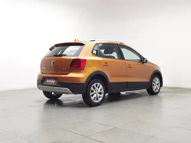 Volkswagen Polo 2014 1.6L Cross Polo Automatic — фото 2