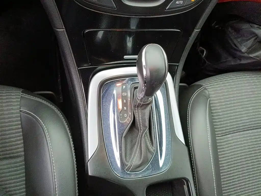 Buick Regal 2015 1.6T Leading Tech Edition фото 14