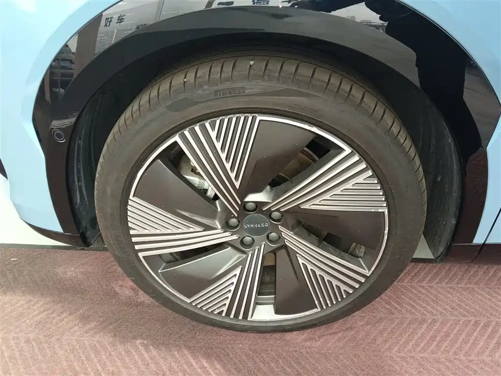 Lynk & Co 08 EM-P 2023 220km 4WD Performance Halo фото 24
