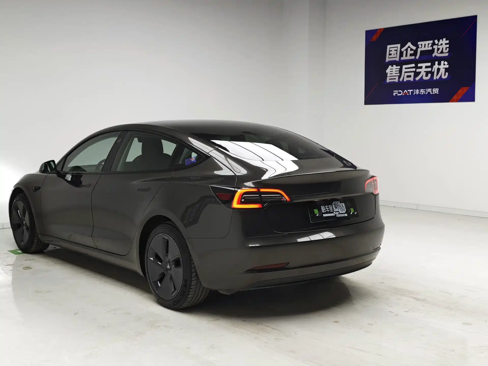 Фото 6 - Tesla Model 3