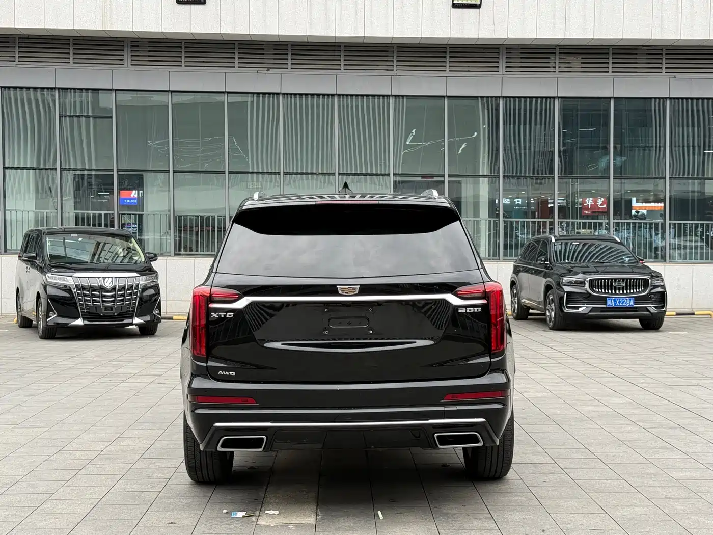 CADILLAC XT6