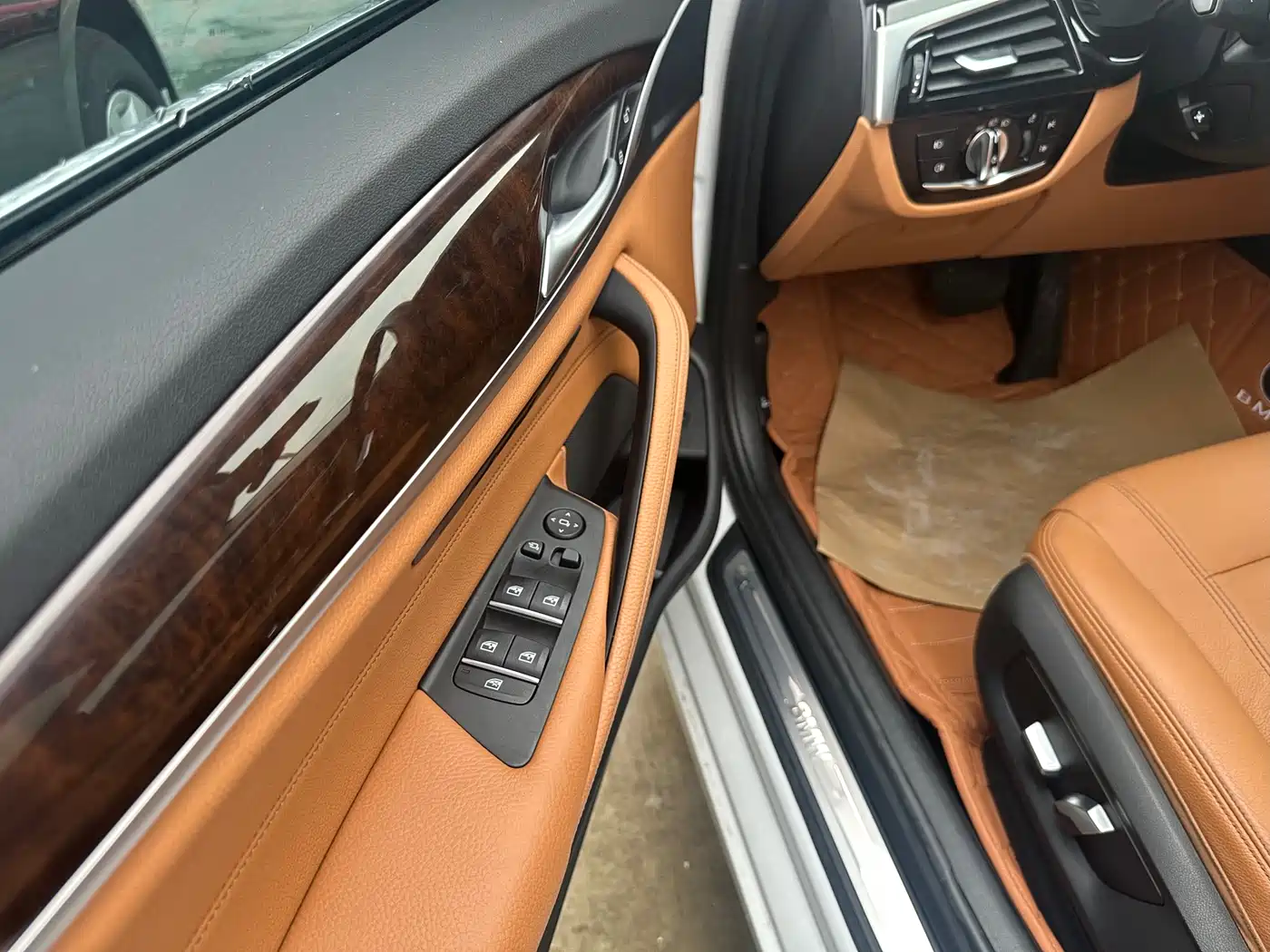 BMW 5 Series 2018 528Li Launch Special Edition фото 17