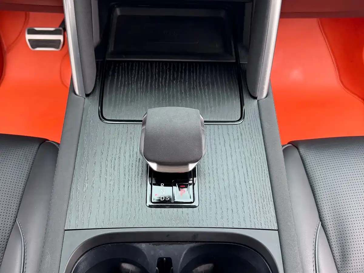 LAND ROVER DISCOVER SPORTS