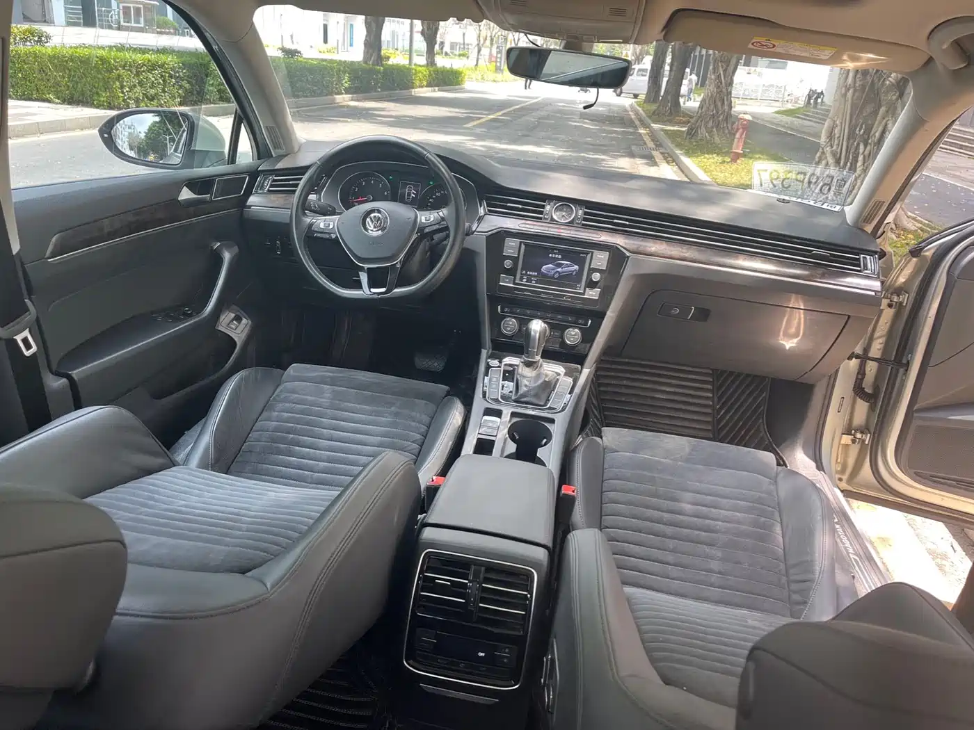 Volkswagen Magotan (Import) 2012 Wagon 2.0TSI Comfort фото 10