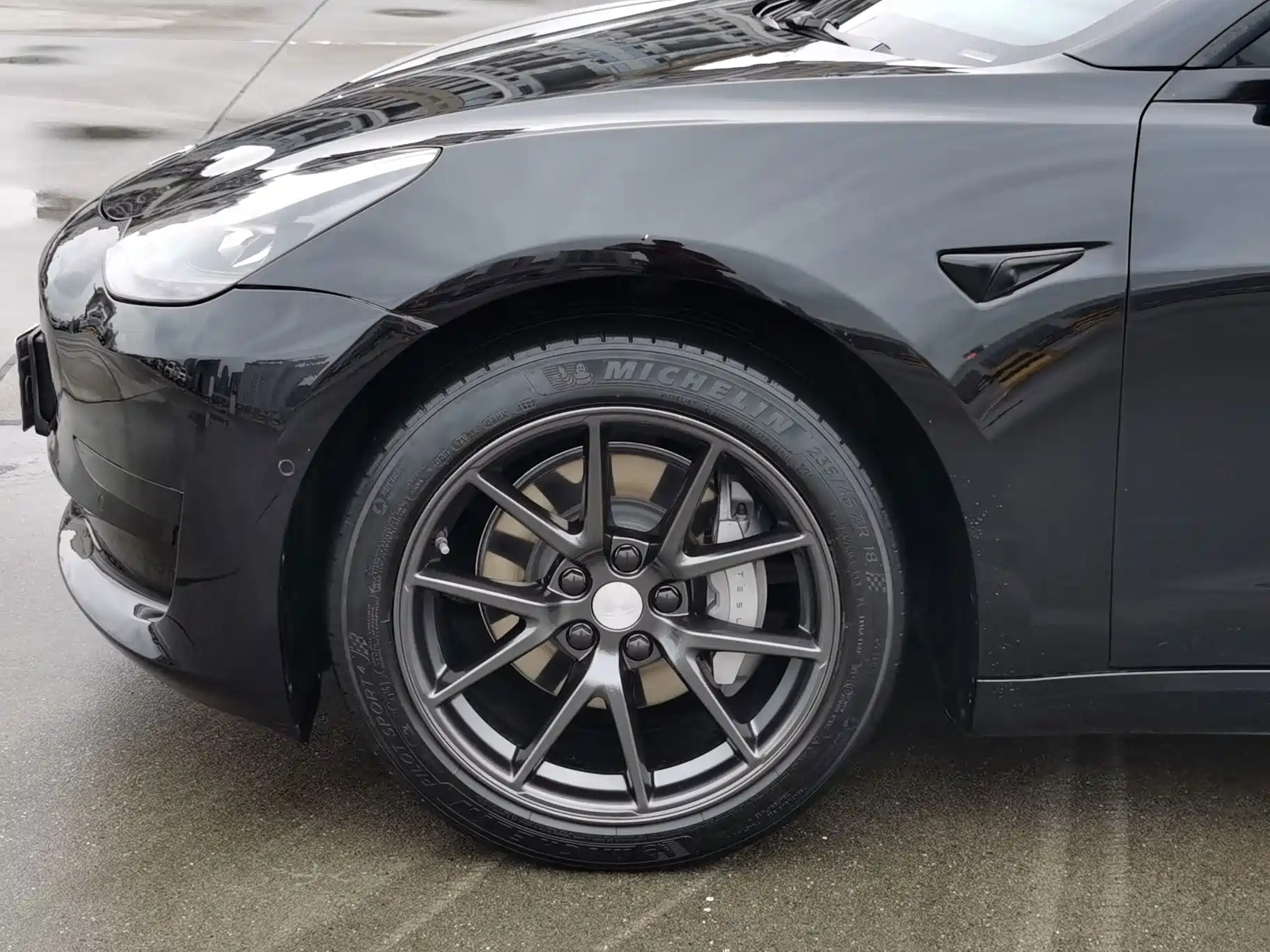Фото 3 - Tesla Model 3