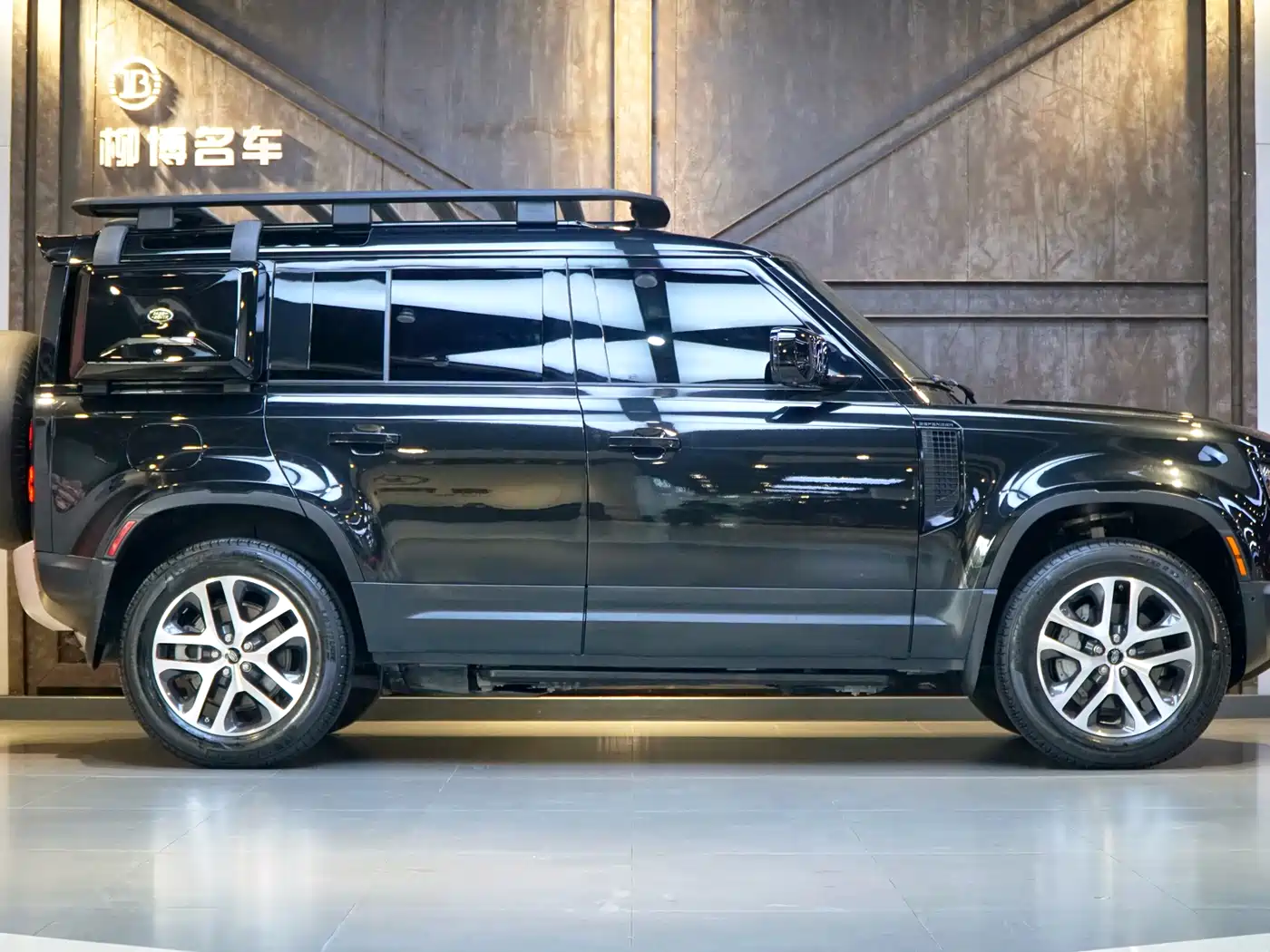 Land Rover Defender 2021 110 P400 X-DYNAMIC HSE фото 3