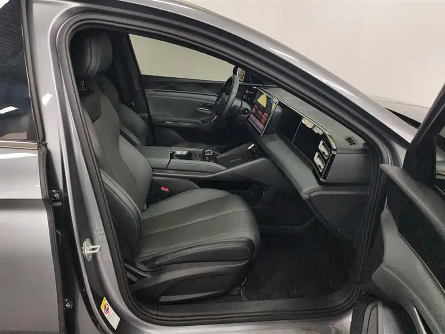 BYD Qin L 2025 DM-i Smart Drive Edition 80KM Leading фото 8