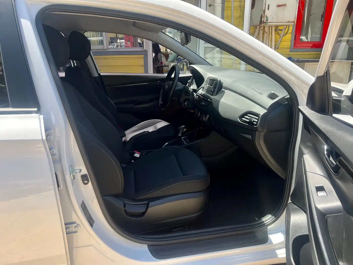 Hyundai Elantra 2020 1.6L Auto GL Pleasing Edition фото 14