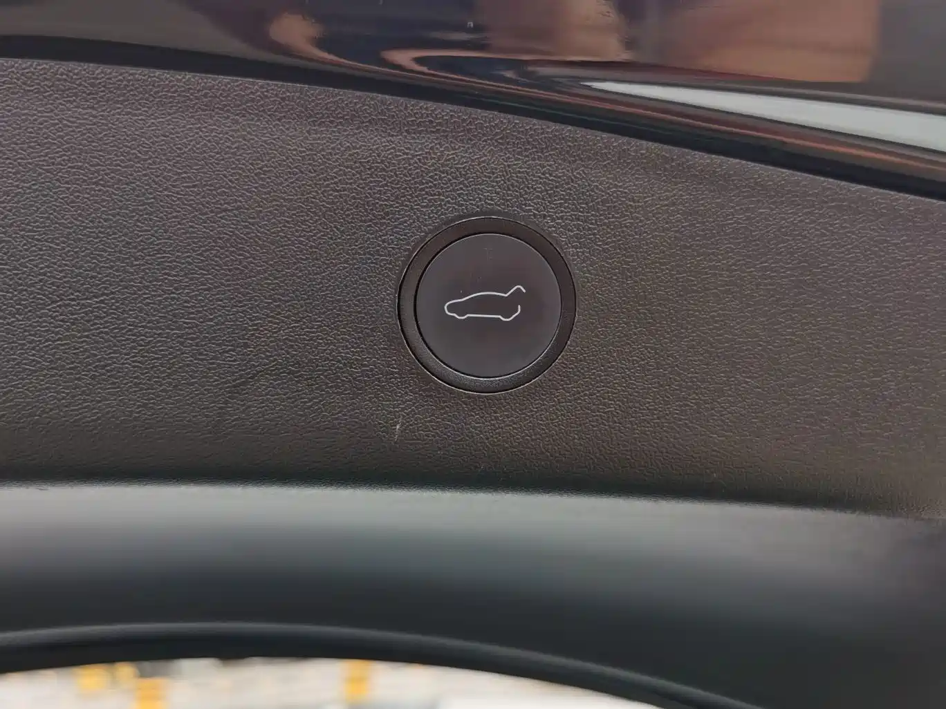 Фото 12 - Tesla Model 3