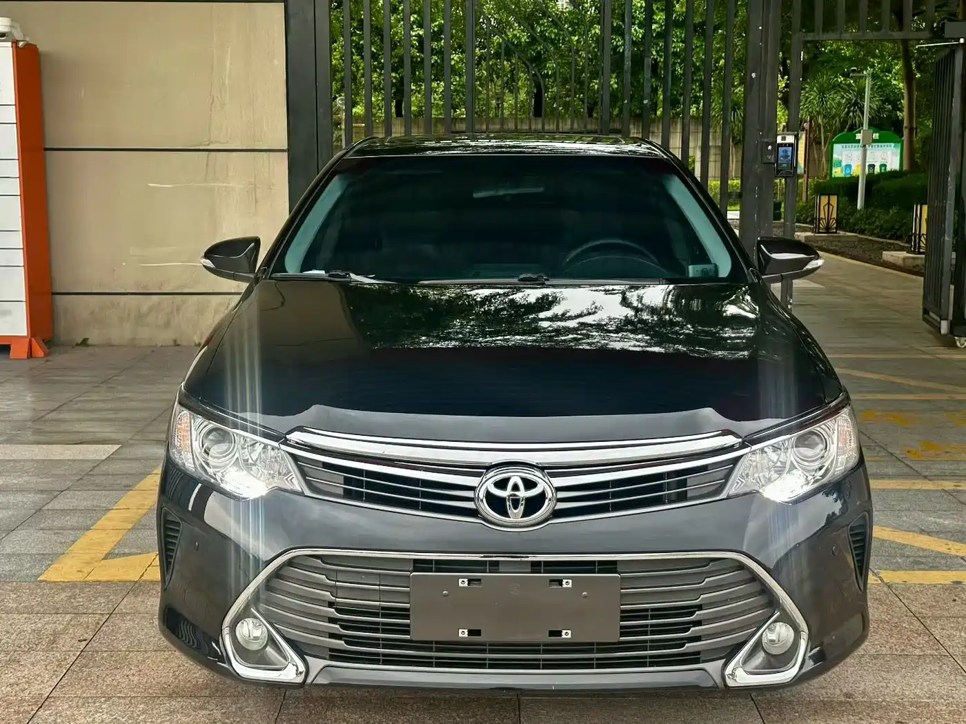 Toyota Camry 2015 2.0G Leading Edition фото 2