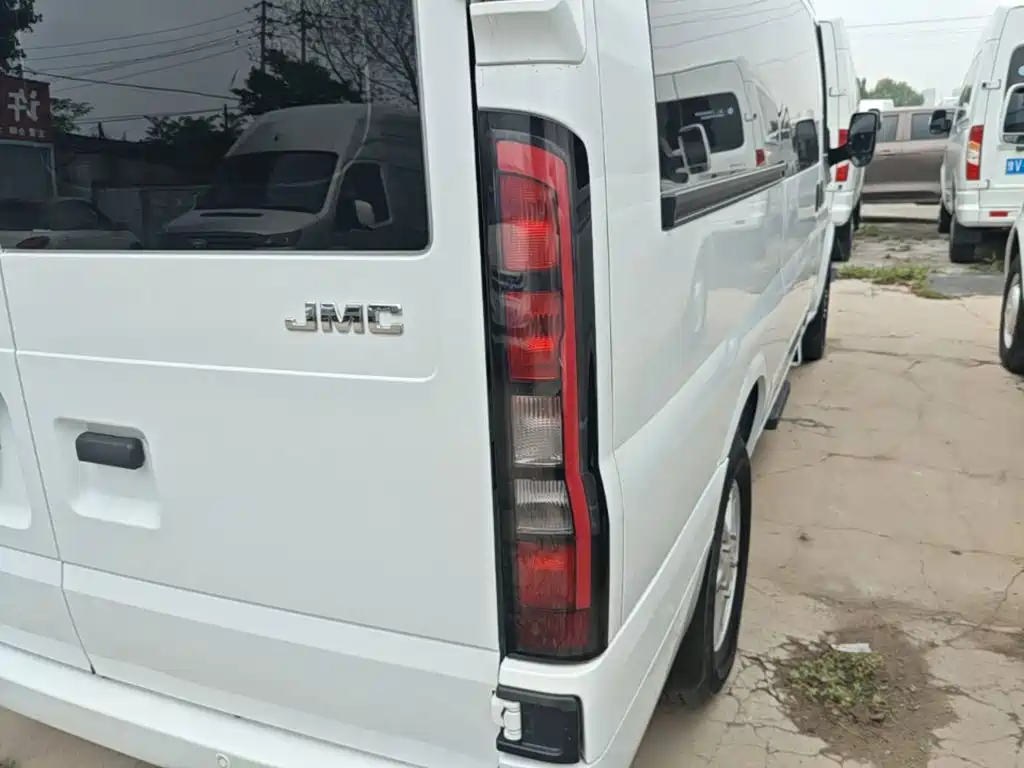 Jiangling JMC Fushun 2025 2023 2.0T Manual Medium Wheelbase Medium Roof Business Version 9-Seater (Non-Operational)