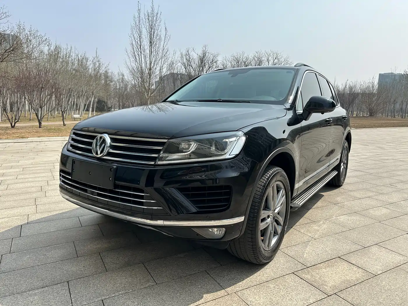 VOLKSWAGEN TOUAREG