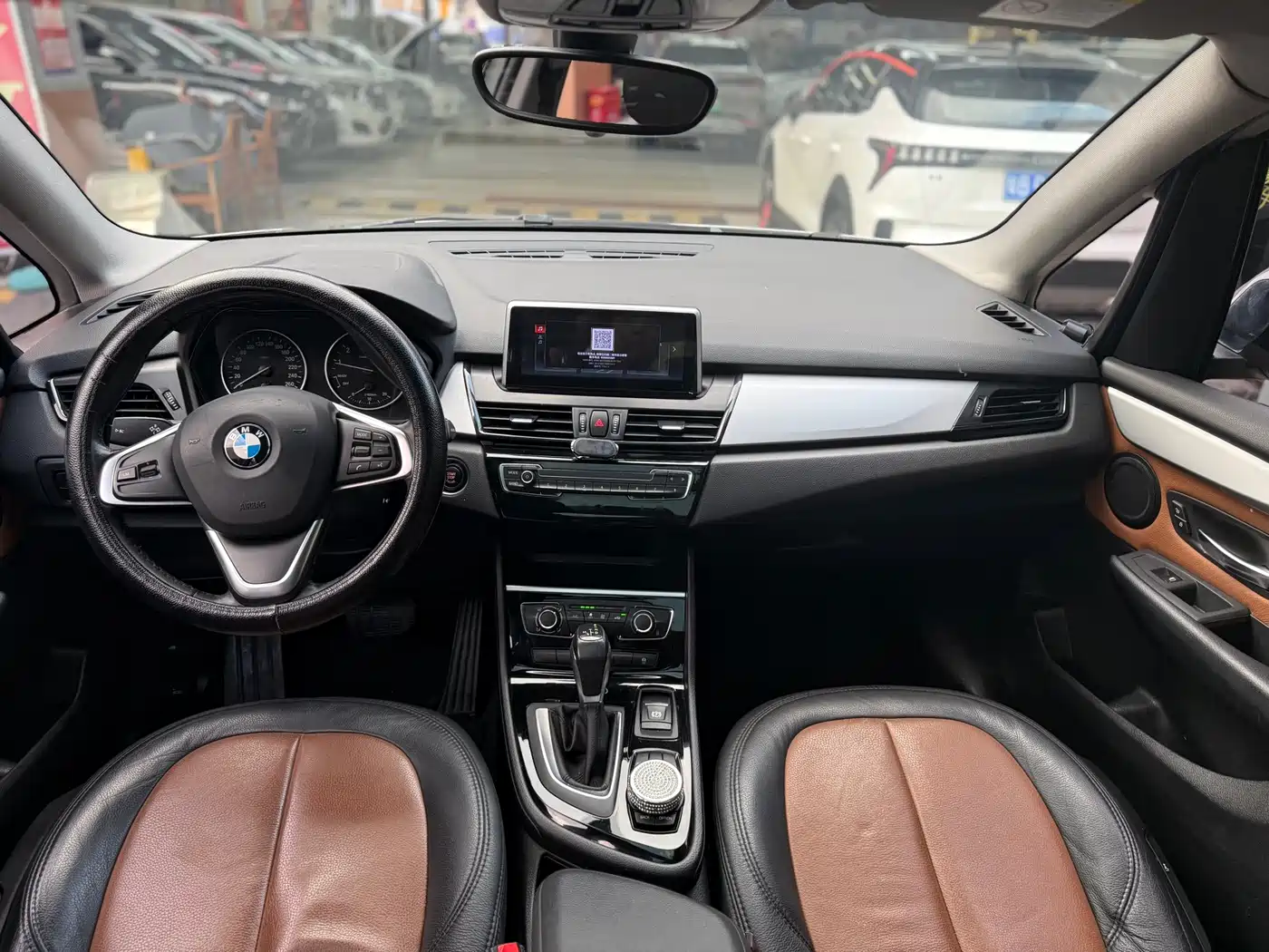 BMW 2 Series Touring 2016 218i Fashion Model фото 12