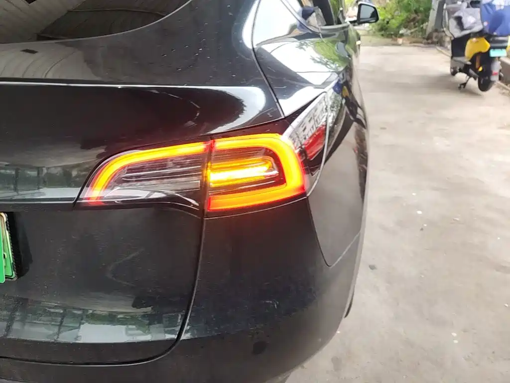 Фото 8 - Tesla Model Y