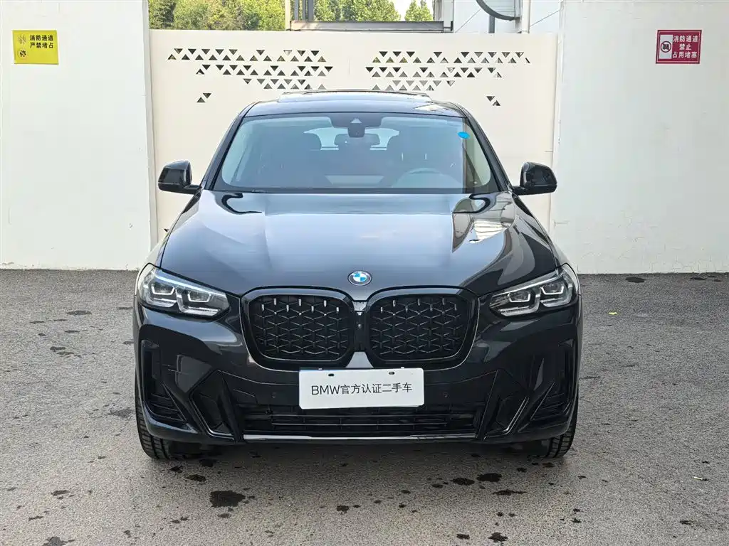 2025 BMW X4