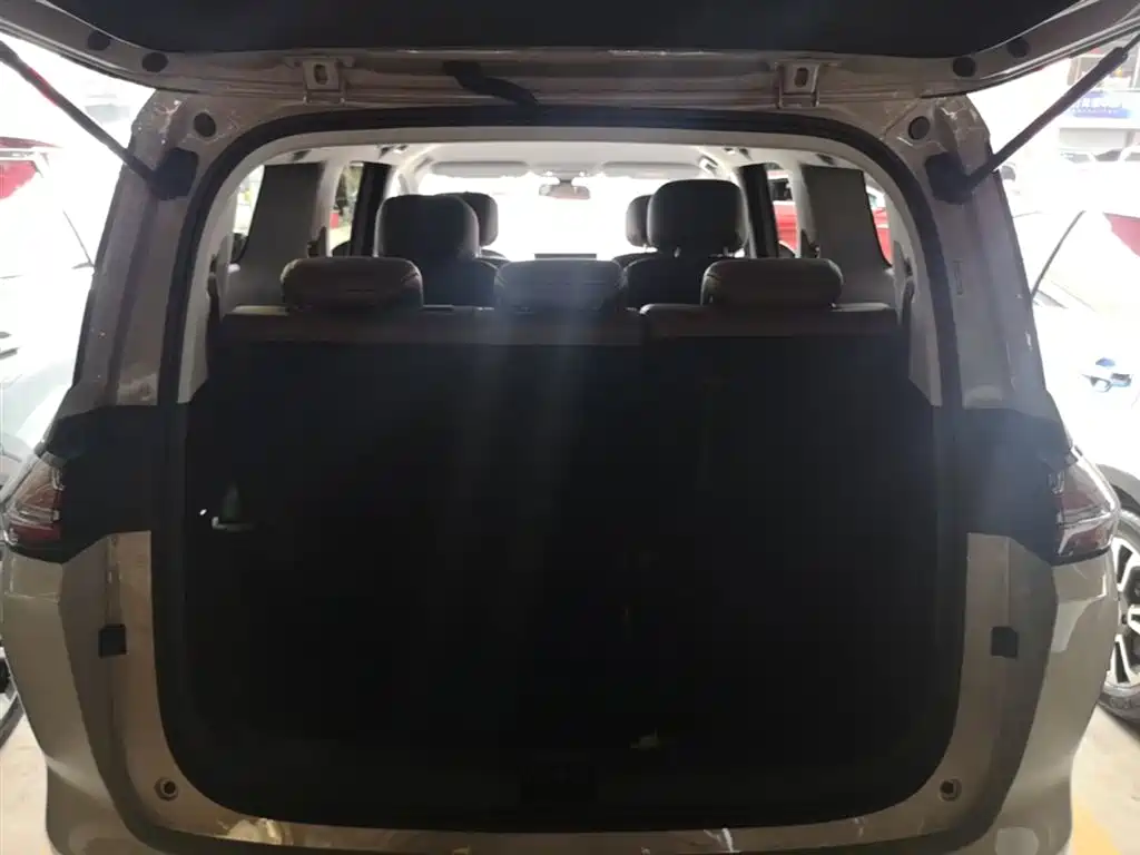 Wuling Motors Xingguang 730 New Energy 2025 2025 Model Plug-in Hybrid Base Version