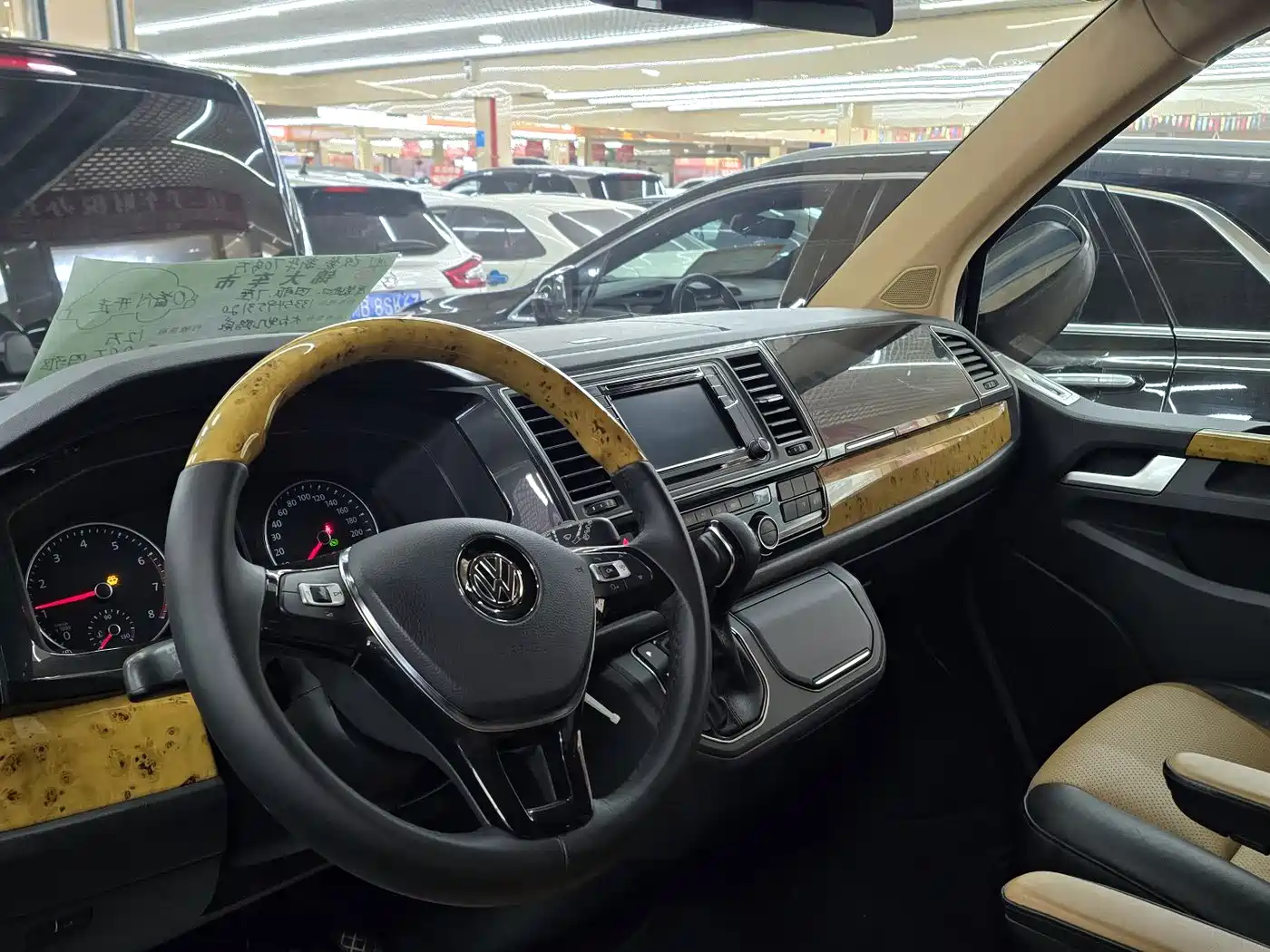 Volkswagen Caravelle 2018 2.0TSI 4WD Luxury Edition 7-Seater фото 13