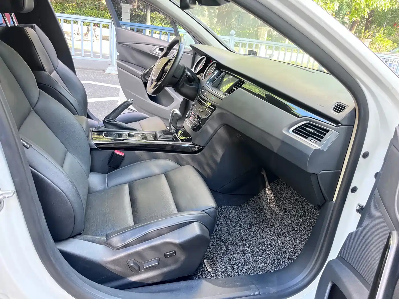 Peugeot 508 2012 2012 2.3L Roland Garros Edition