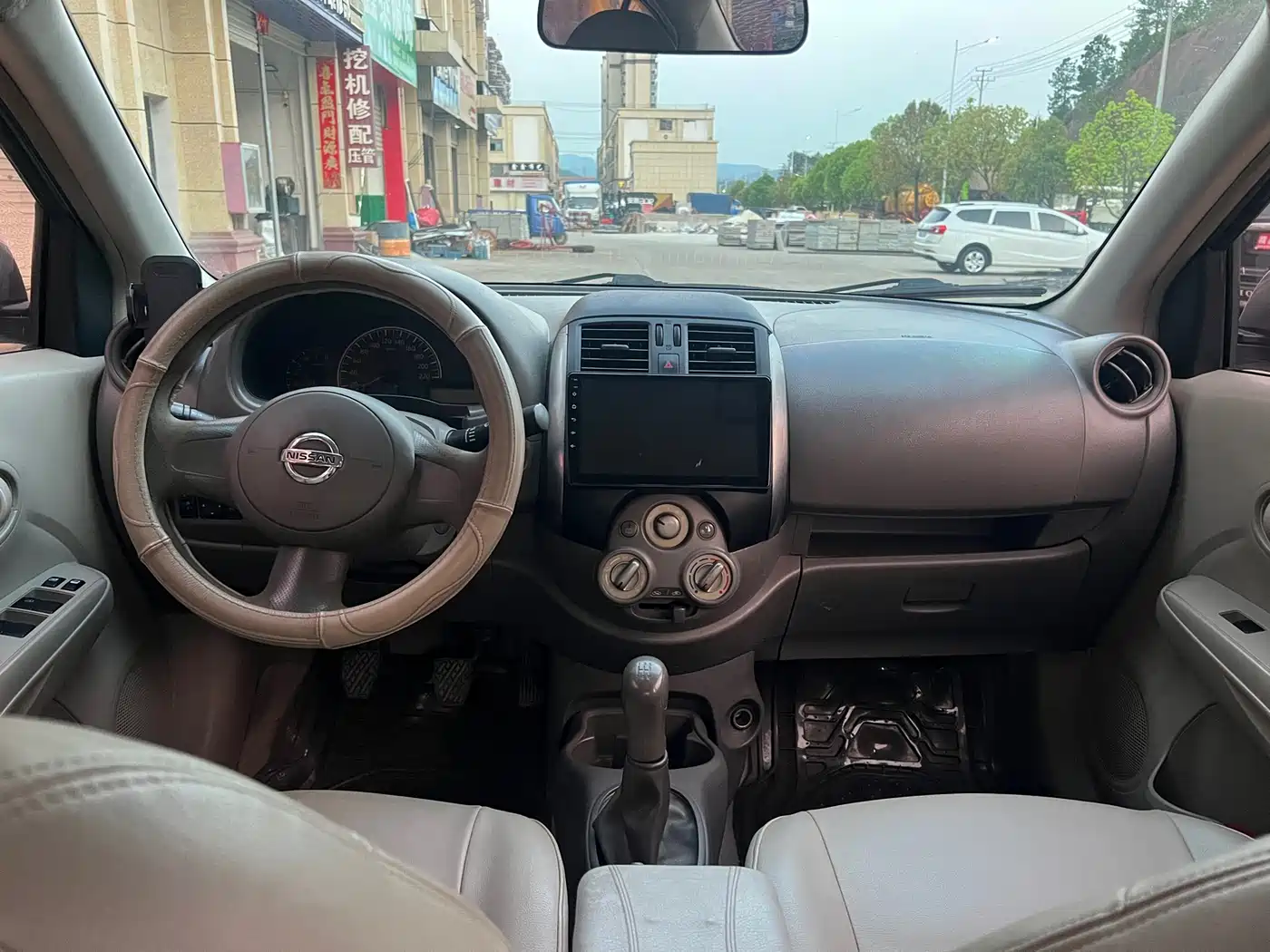 Nissan Sunny 2011 2011 1.5XE Manual Comfort Edition