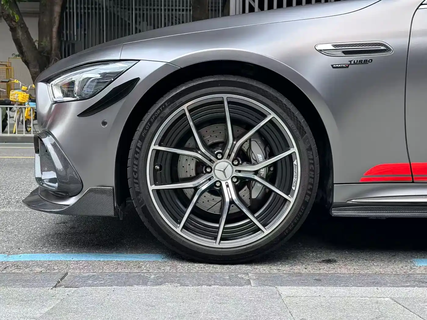 MERCEDES-BENZ AMG GT