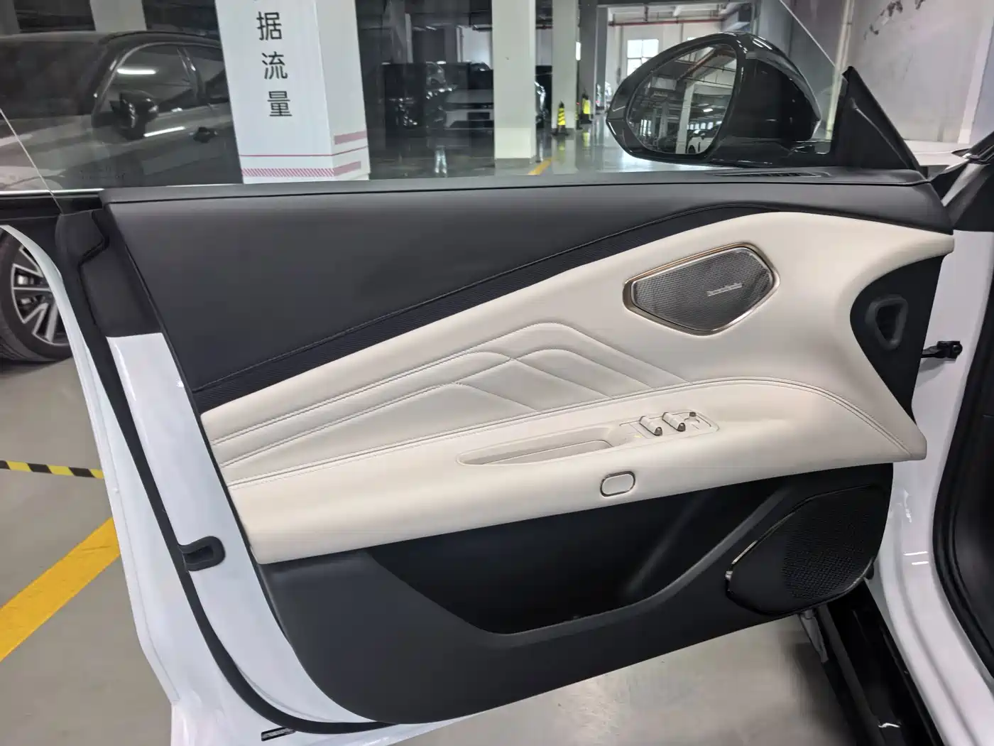 Lynk & Co 10 EM-P 2026 2025 Facelift 120 AWD Ultra