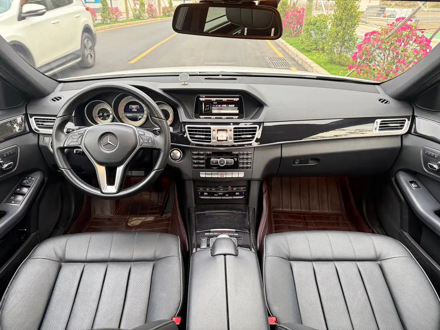Mercedes-Benz E-Class 2015 E 260 L Sport фото 8