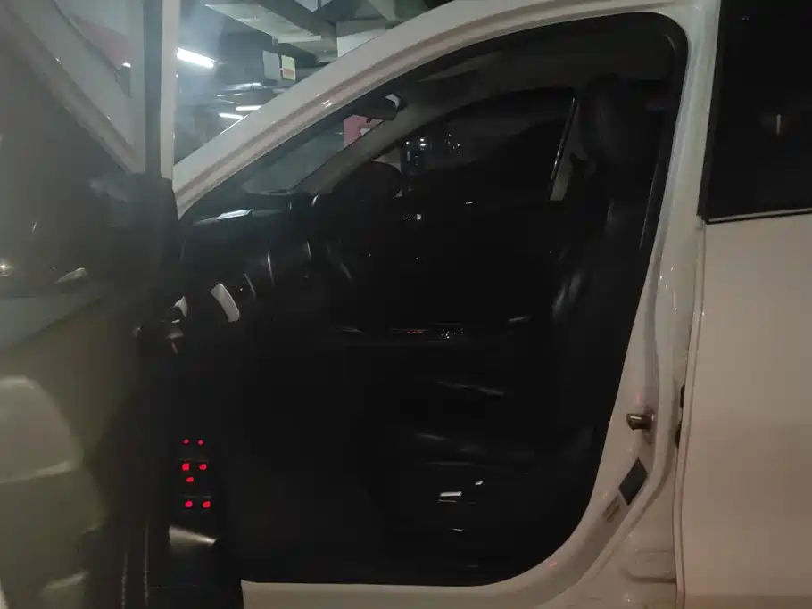 Dongfeng Fengguang Fengguang 580 2020 2020 1.5T CVT Luxury