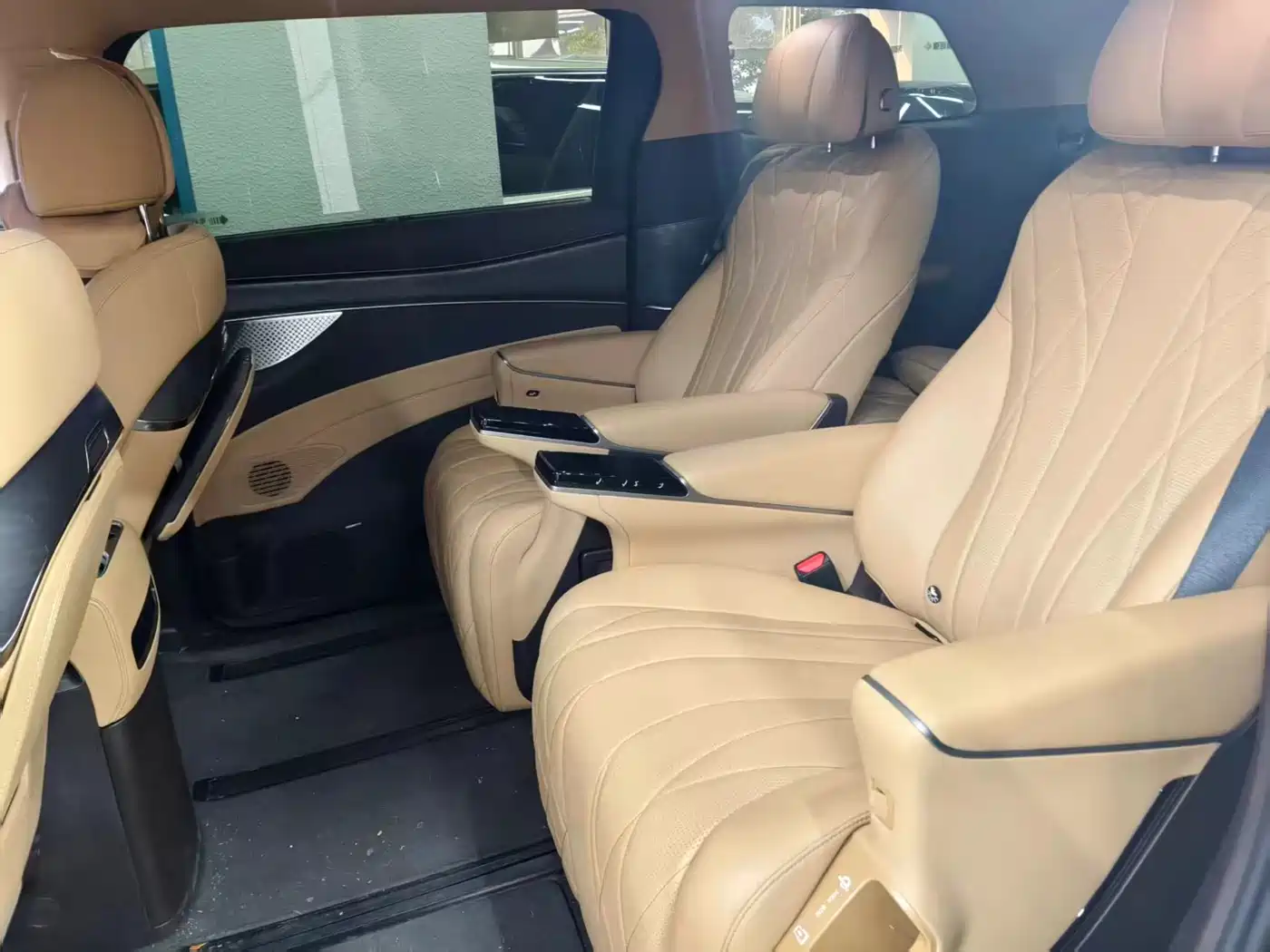 Denza D9 2025 DM-i Smart Drive Edition 1020 AWD Premium фото 5