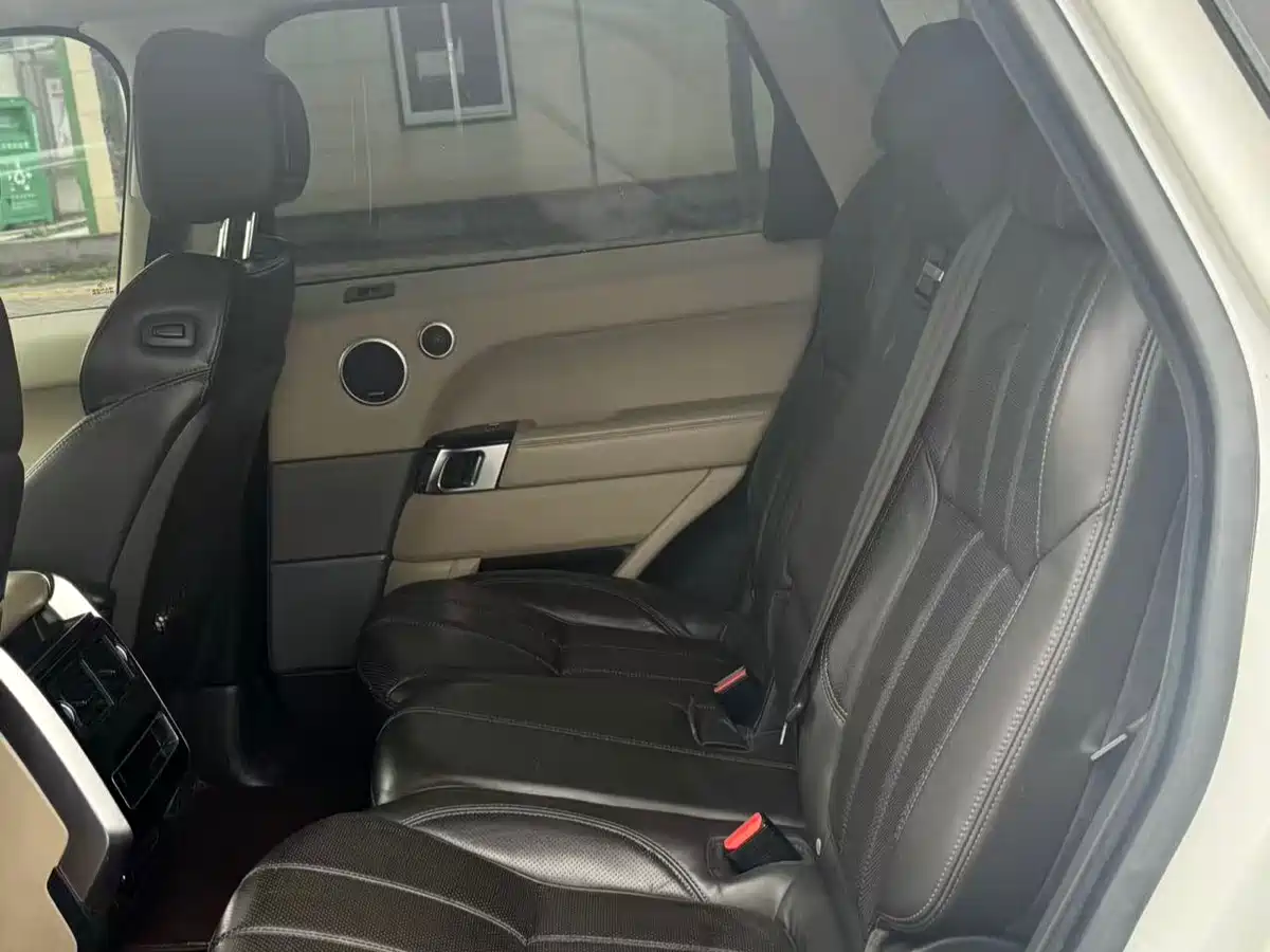 Land Rover Range Rover Sport 2015 3.0 SC V6 HSE фото 8
