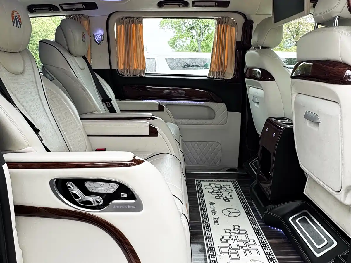 Mercedes-Benz Vito 2021 2.0T Business Edition 7-seater фото 17