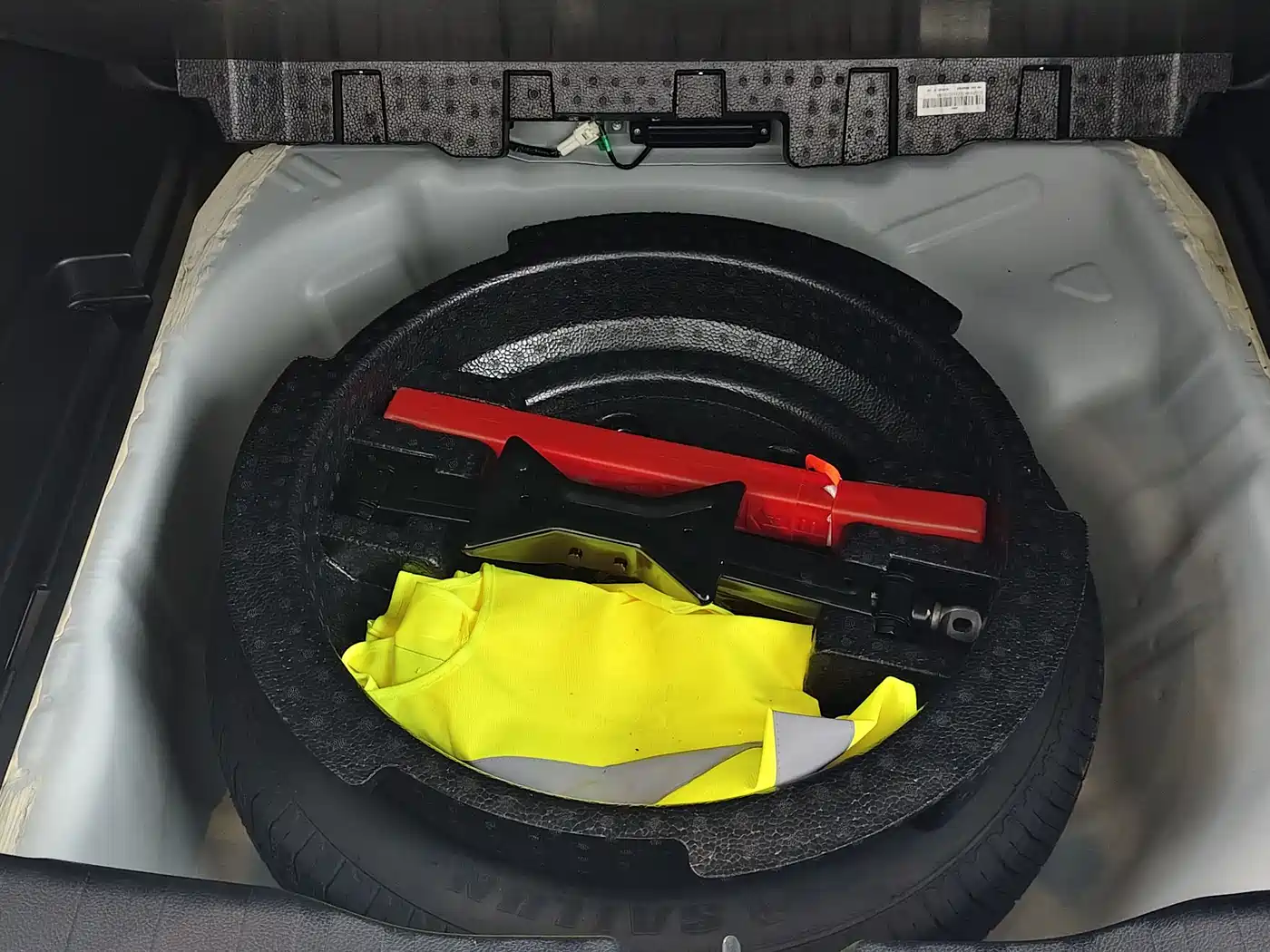 Haval M6 2021 PLUS 1.5T DCT Luxury Smart Connect фото 21