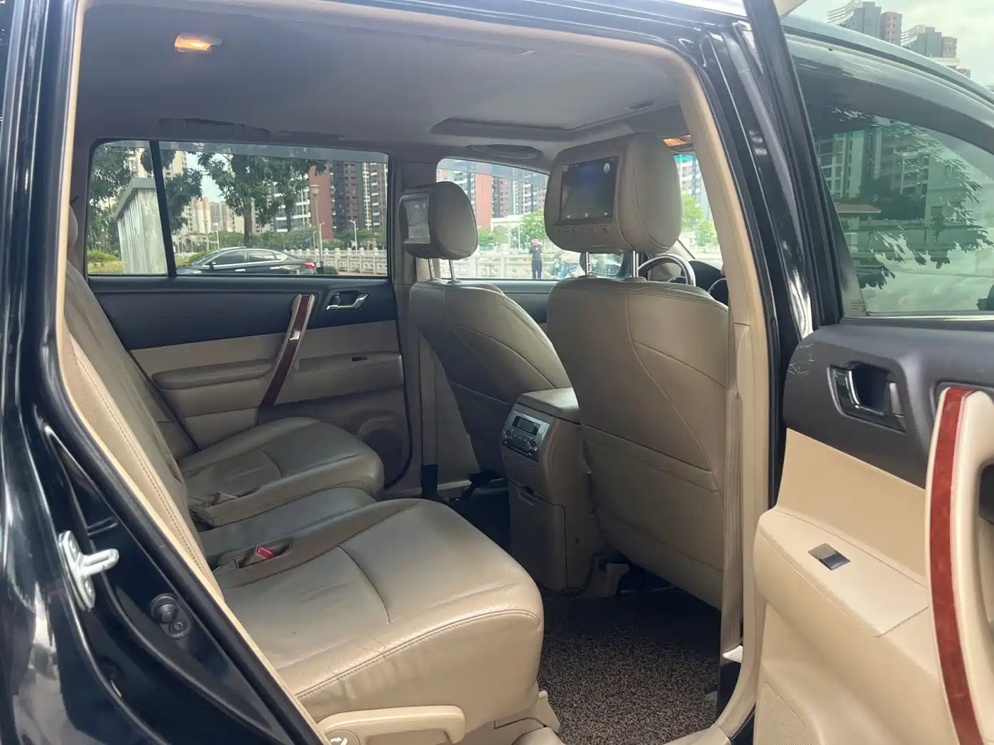 Toyota Highlander 2012 2.7L 2WD 7-Seater Luxury Edition фото 12