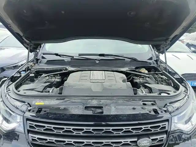 Land Rover Discovery 2017 3.0 SC V6 S — фото 3