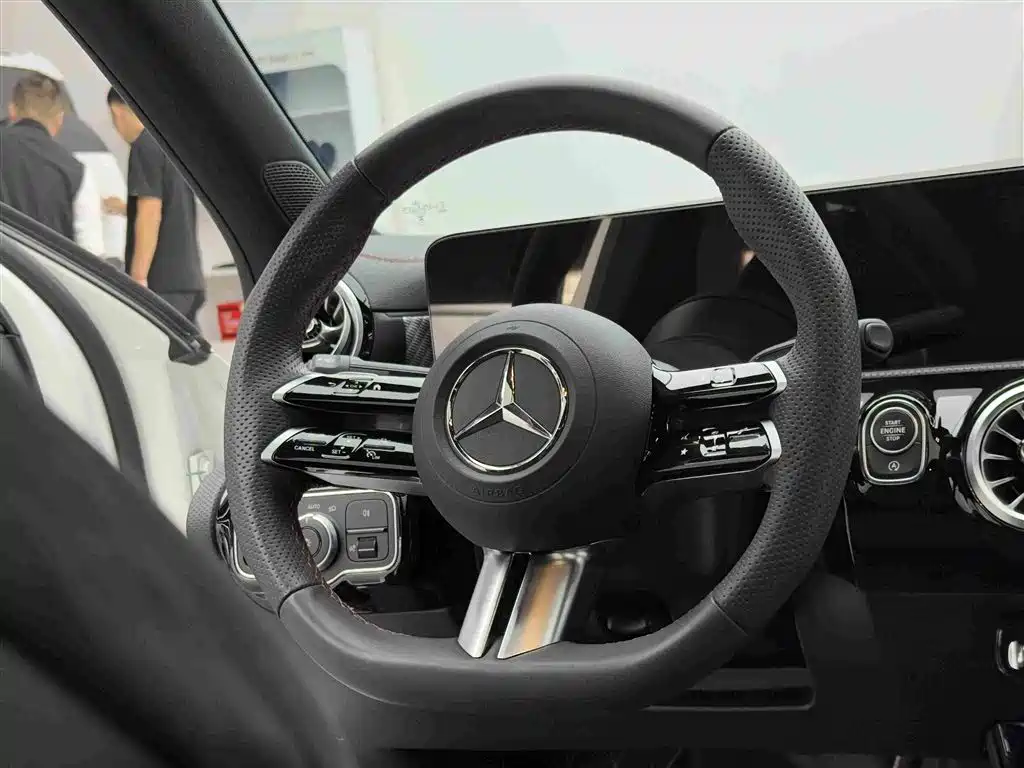 Фото 13 - Mercedes-Benz A-Class