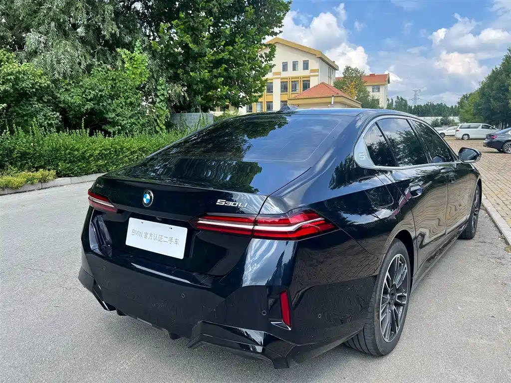 BMW 5-SERIES