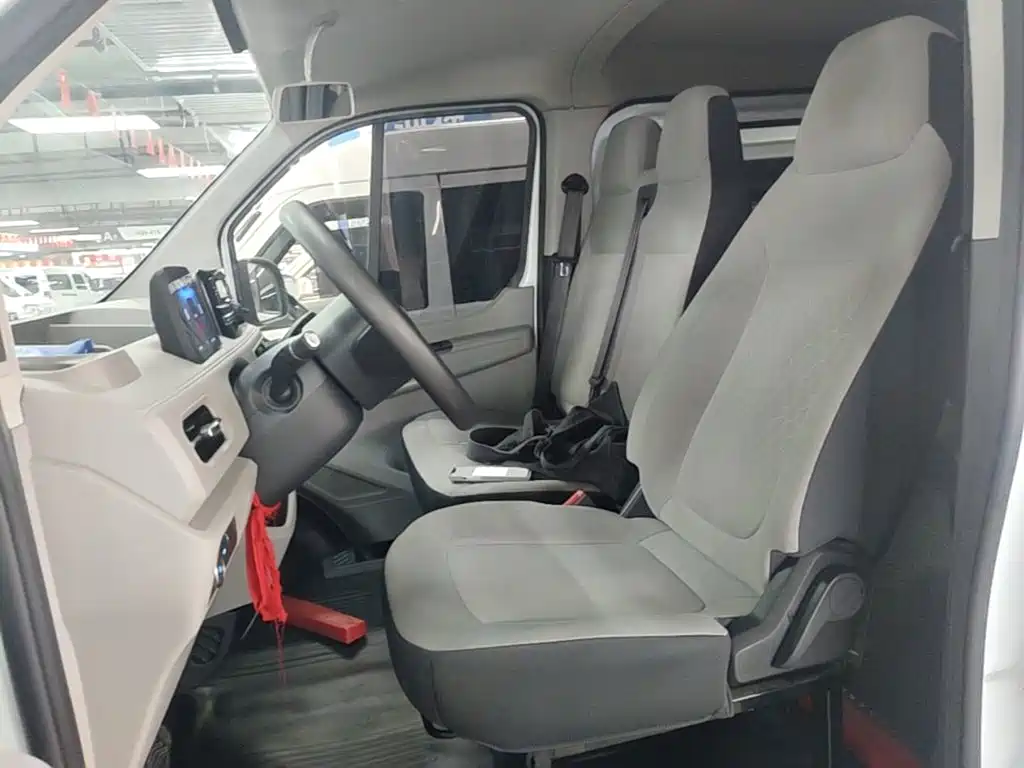 Jiangling E-Fushun 2025 2025 Clear Window Version 41.86kWh Short Wheelbase Low Roof