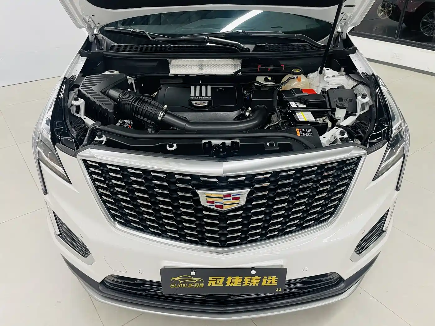 Cadillac XT5 2023 2.0T 2WD Fashion Edition фото 2