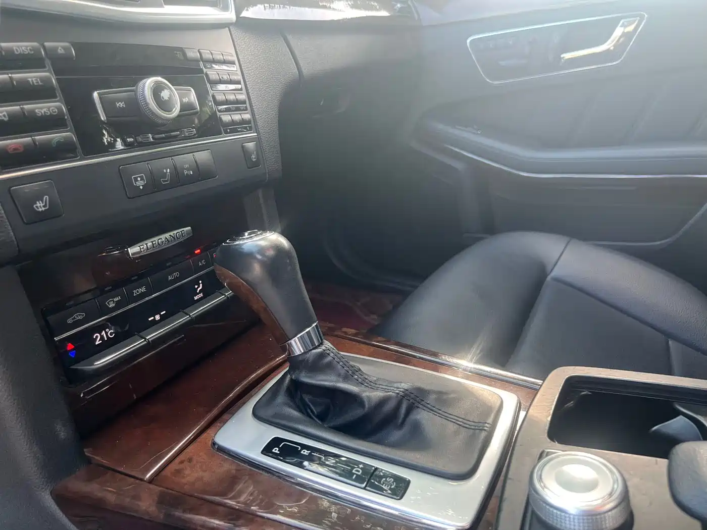 Mercedes-Benz E-Class 2011 E 200 L CGI Elegance фото 14