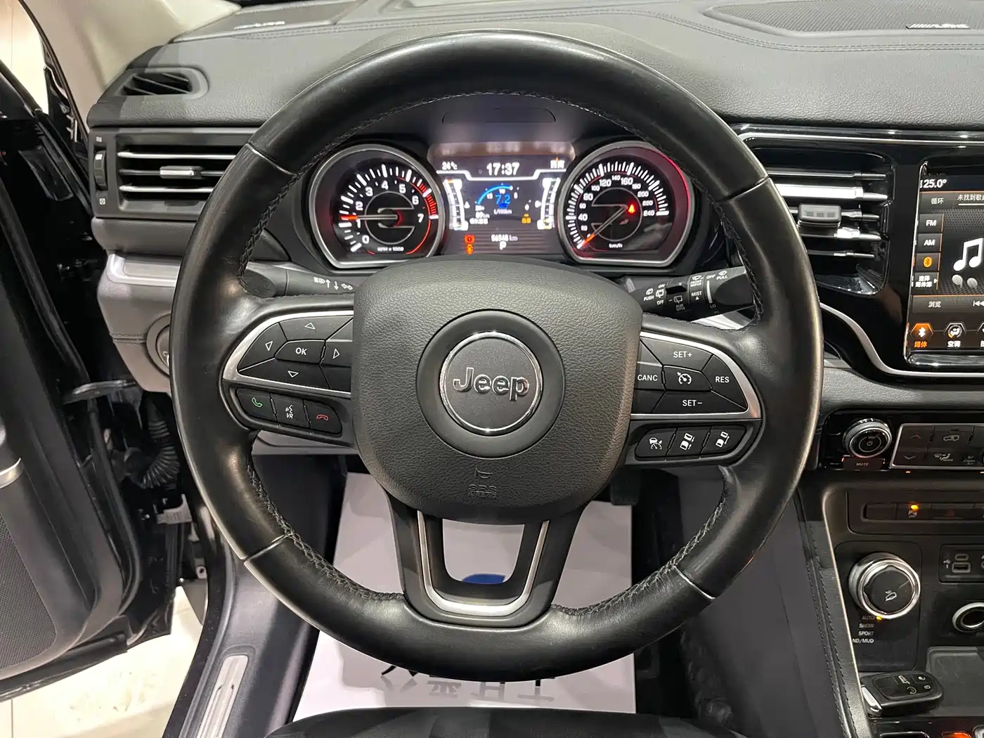 JEEP GRAND COMMANDER