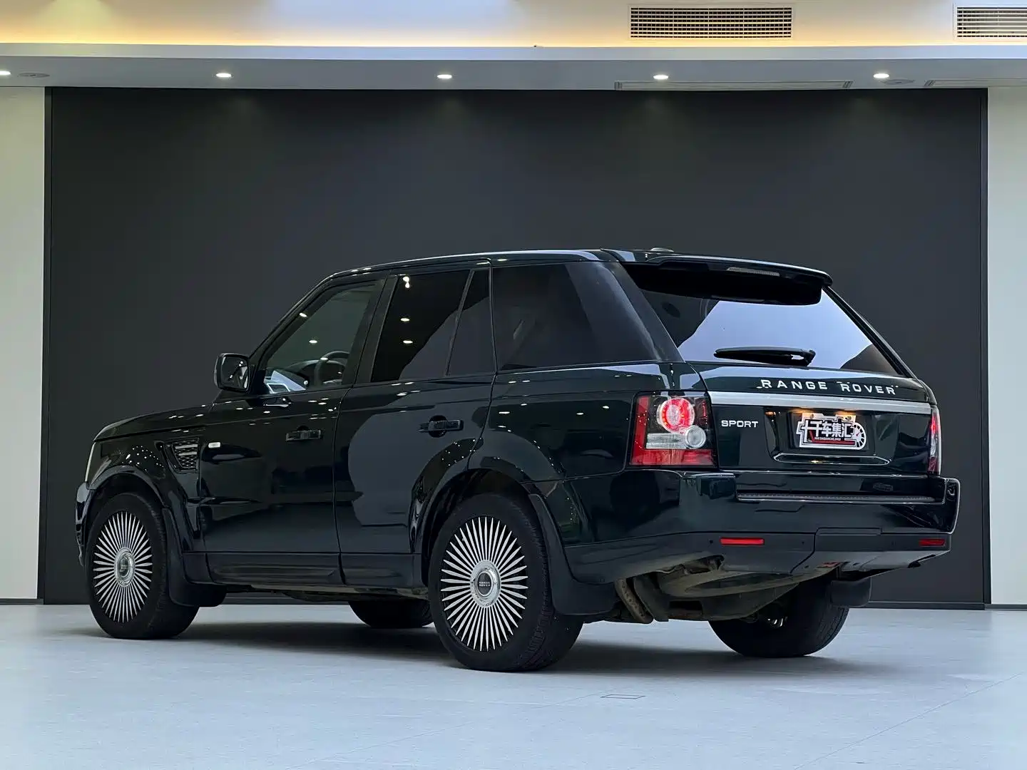 صورة 4 - Land Rover Range Rover Sport