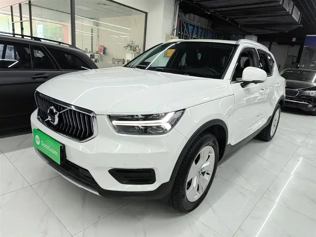 Volvo XC40 2021 Model T4 AWD Smart Drive Fashion Edition