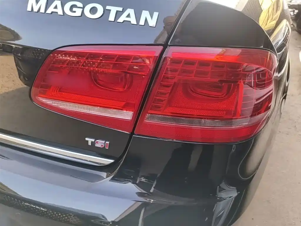 Volkswagen Magotan 2016 1.8TSI 25th Anniversary Edition фото 8