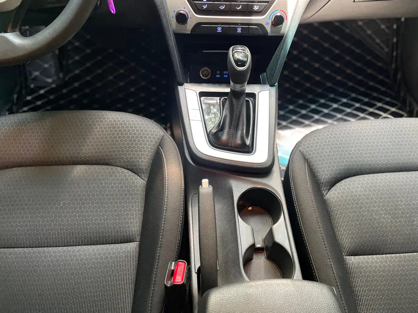 Hyundai Elantra 2016 Model 1.6L Automatic Smart Elite фото 11