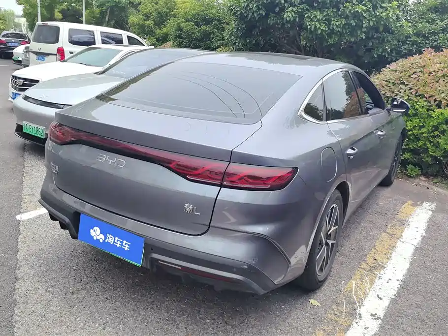 BYD Qin L 2024 DM-i 120KM Leading фото 3