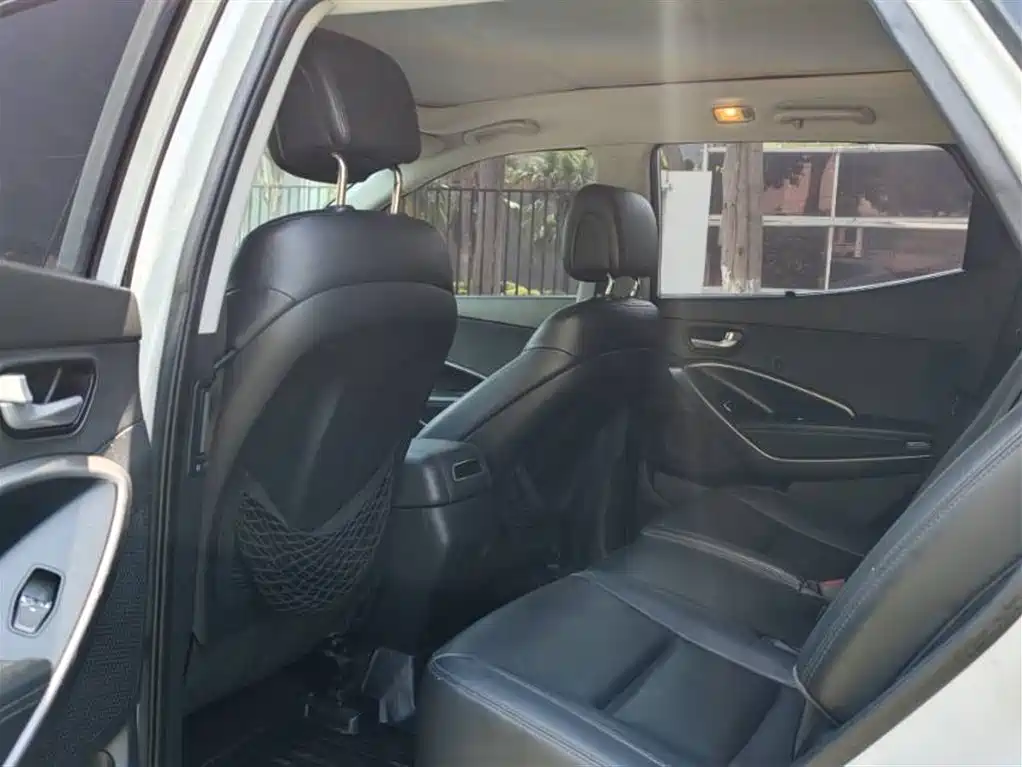 Hyundai Santa Fe 2013 Facelift 2.4L Automatic 4WD Premium фото 9