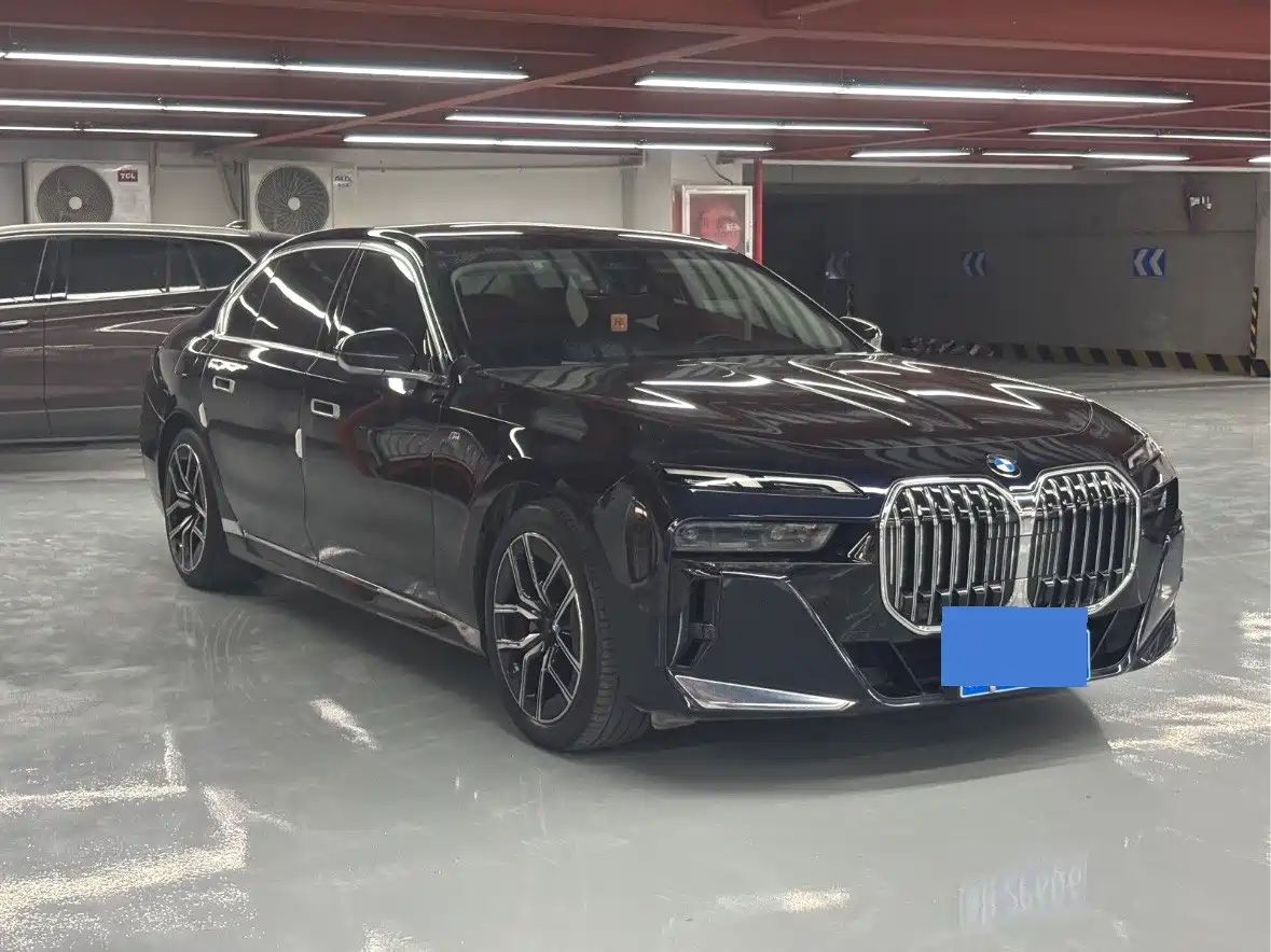 BMW 7 Series 2023 2023 Model 735Li M Sport Package
