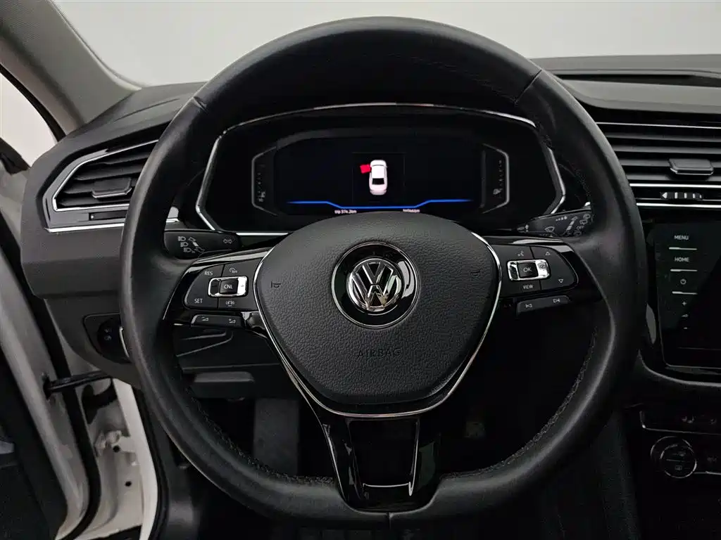 Volkswagen Tiguan L 2020 330TSI Auto 2WD Smart Luxury China VI фото 9