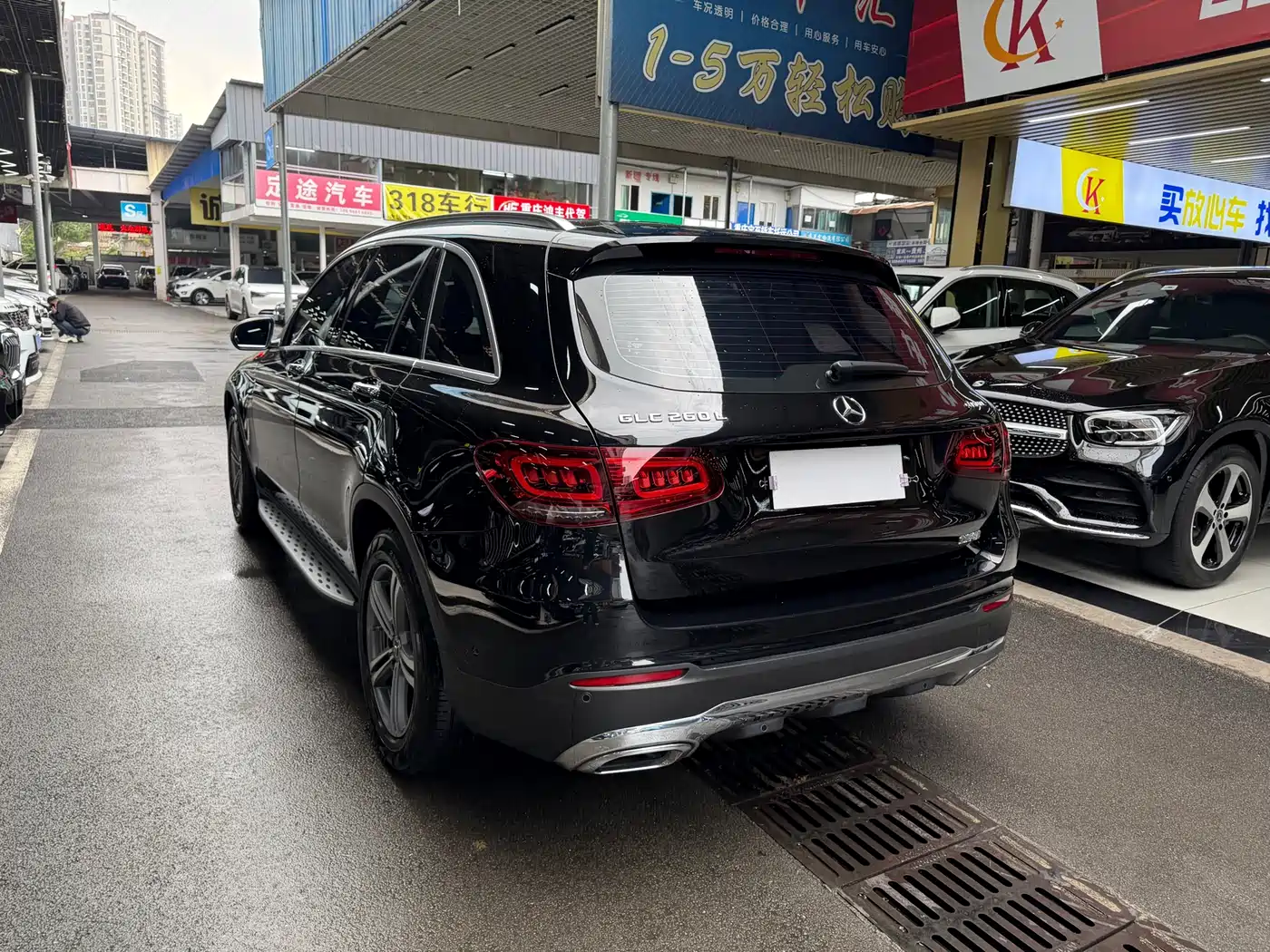 MERCEDES-BENZ GLC