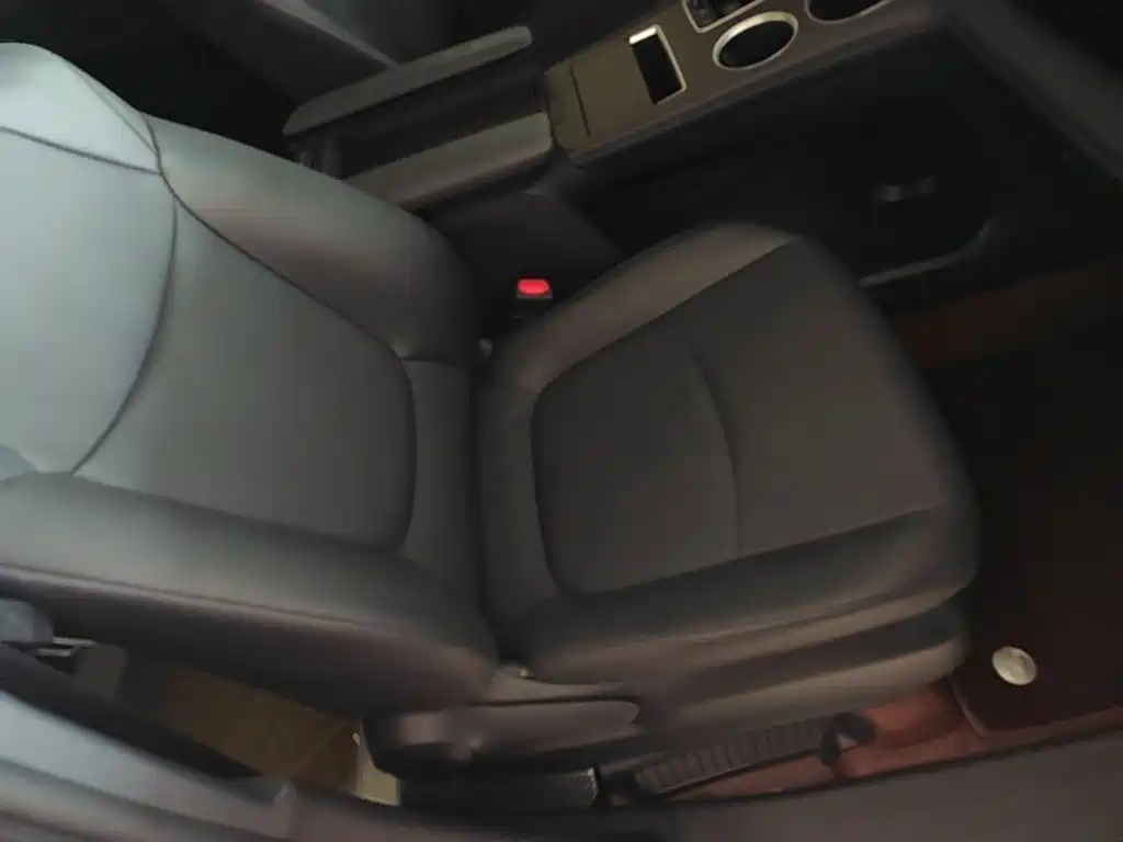 Toyota Granvia 2025 2024 2.5L Hybrid Luxury