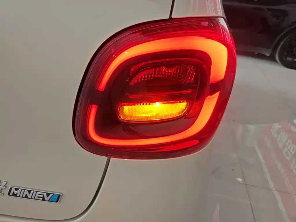 Wuling Motors Hongguang MINIEV 2026 2025 4-Door Advanced
